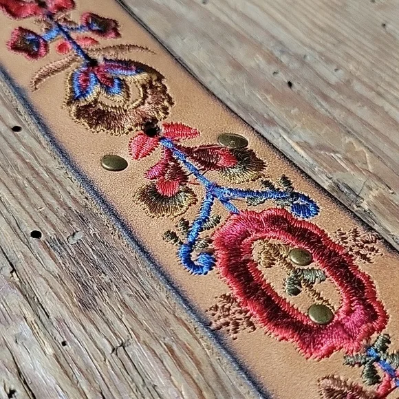 Embroidered Leather Cuff Bracelet - Picture 8 of 10